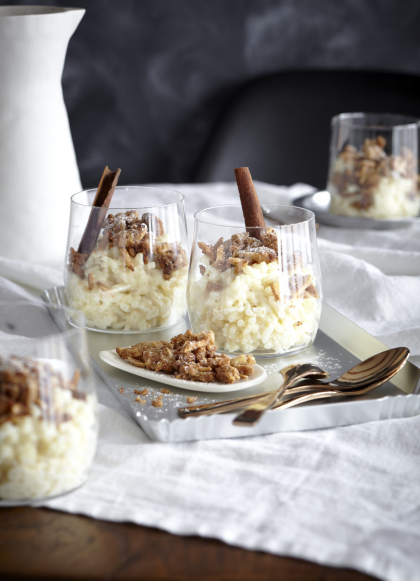 Cinnamon Rice Pudding with Almond Crumble 