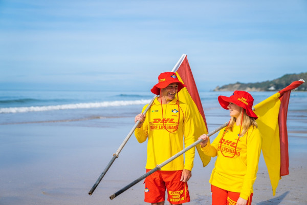 surf life saving volunteers
