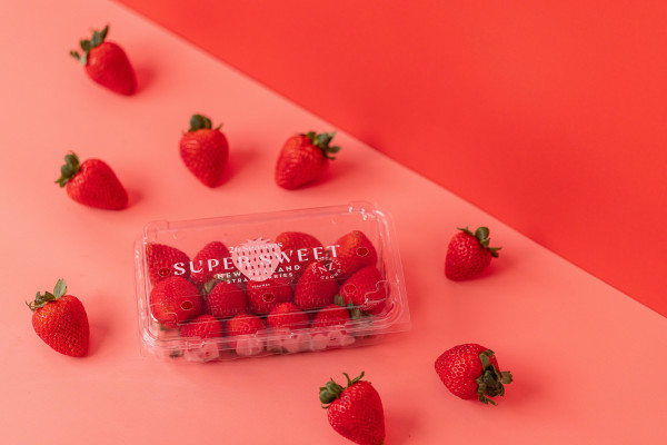 26 Seasons super sweet strawberries