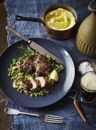 Lamb Leg Steaks with Peas, Bacon and Leeks