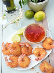 Coconut Crumbed Tiger Prawns with Chilli Dipping Sauce 