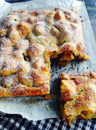Feijoa and Apple Pie
