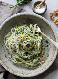 Gluten-free Spaghetti with Kale and Walnut Pesto